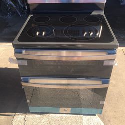 New Scratch And Dent GE 30-in Glass Top 5 Burners 4.4-cu ft / 2.2-cu ft Air Fry  Double Oven Electric Range (Stainless Steel) $795.00 O’B’O’