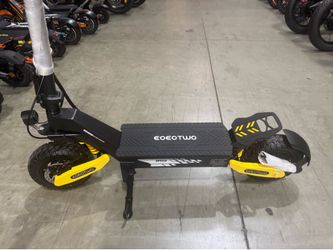 Electric scooter with large tires