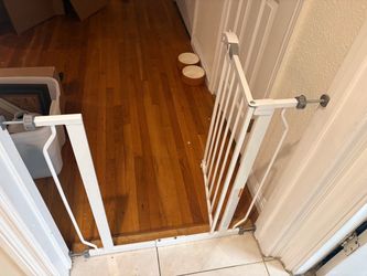 Baby gate