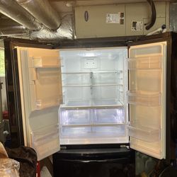 GE 33” French Door Stainless Steel Refrigerator- Excellent Condition