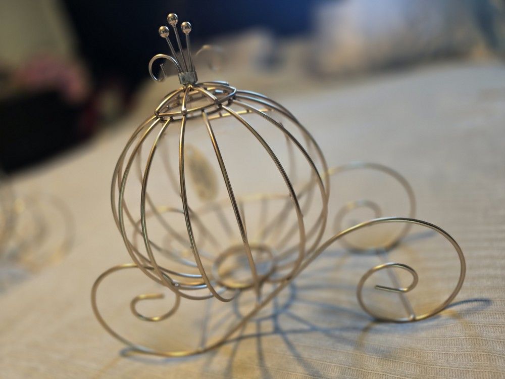Decorative Wire Carriage For Any Ocassion