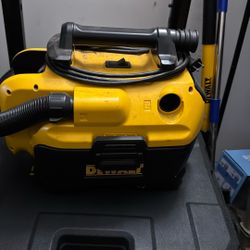 DEWALT Vacuum 