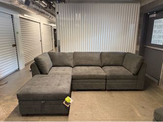 Brand New Thomasville Sectional Sofa Couch- Delivery Available