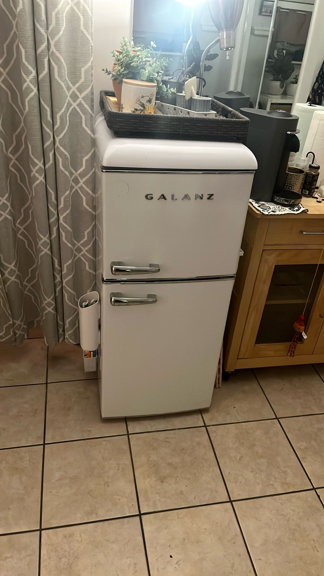 Mini fridge