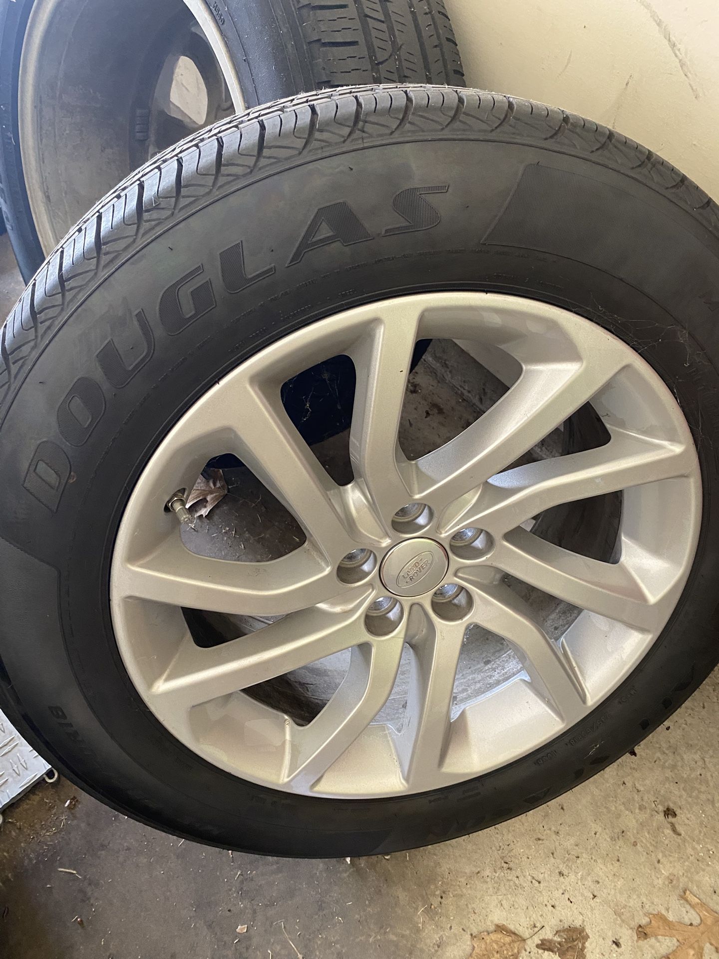 Set of Land Rover Rims and Tires 18’