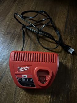 Milwaukee M12 Battery Charger