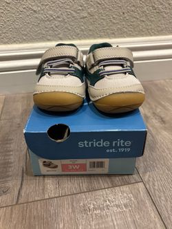 NEW- (6-9M) Stride Rite SM Kylin Toddler Sneakers Size 3W