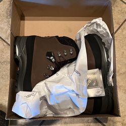 Lowa - Tibet Gore-Tex - Brand New Hiking Shoes In Box With Tag- 8.5 US