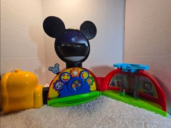 Disney Jr. Mickey Mouse Clubhouse Deluxe Lights & Sounds & Camper Playsets