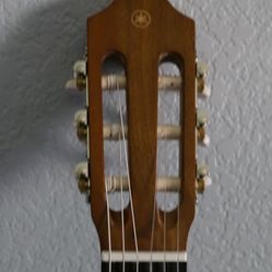 Yamaha C40