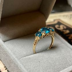 Vintage Gold Blue Topaz Ring 