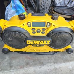 DeWalt radio