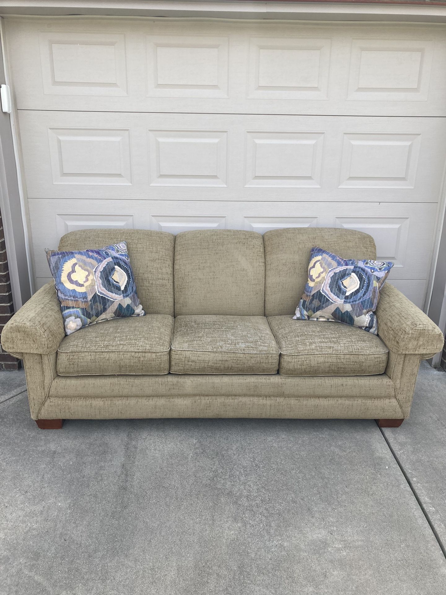 Lazy-boy Sleeper Sofa (Lexington-Hamburg) 