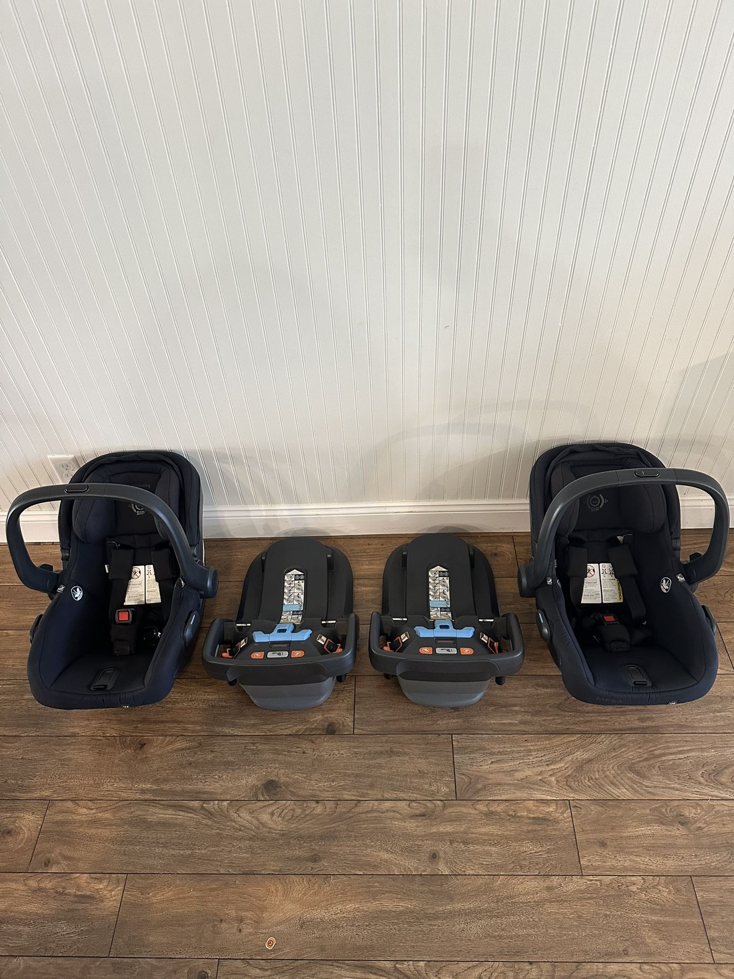 UppaBaby Mesa V2 Car Seats And Base Stations (2)