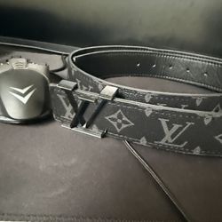 Men’s Lv Belt. 