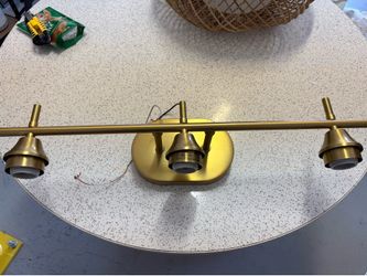 Gold bathroom/vanity light fixture - 3 bulb