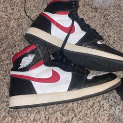 Air Jordan 1 Retro Gym Red