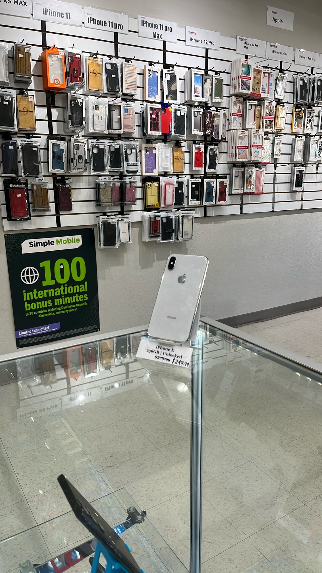 iPhone X | 256GB | Unlocked