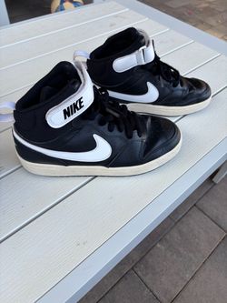 Nike High-Top Sneakers Black and White