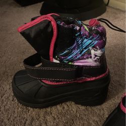 Size 9 Girls Snow Boots 
