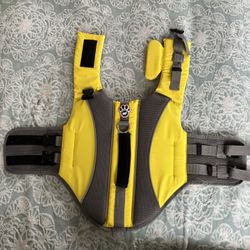 Canada pooch Dog Lifevest Size M
