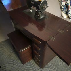Vintage Sewing Machine That Works