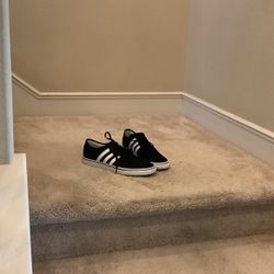New Men’s Adidas Low Top Size 12