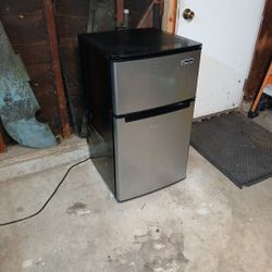 Mini Fridge With Freezer