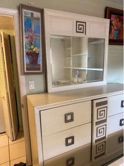 Queen size bedroom set