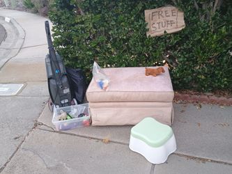 FREE ITEMS!! Post has been updated to show what is left