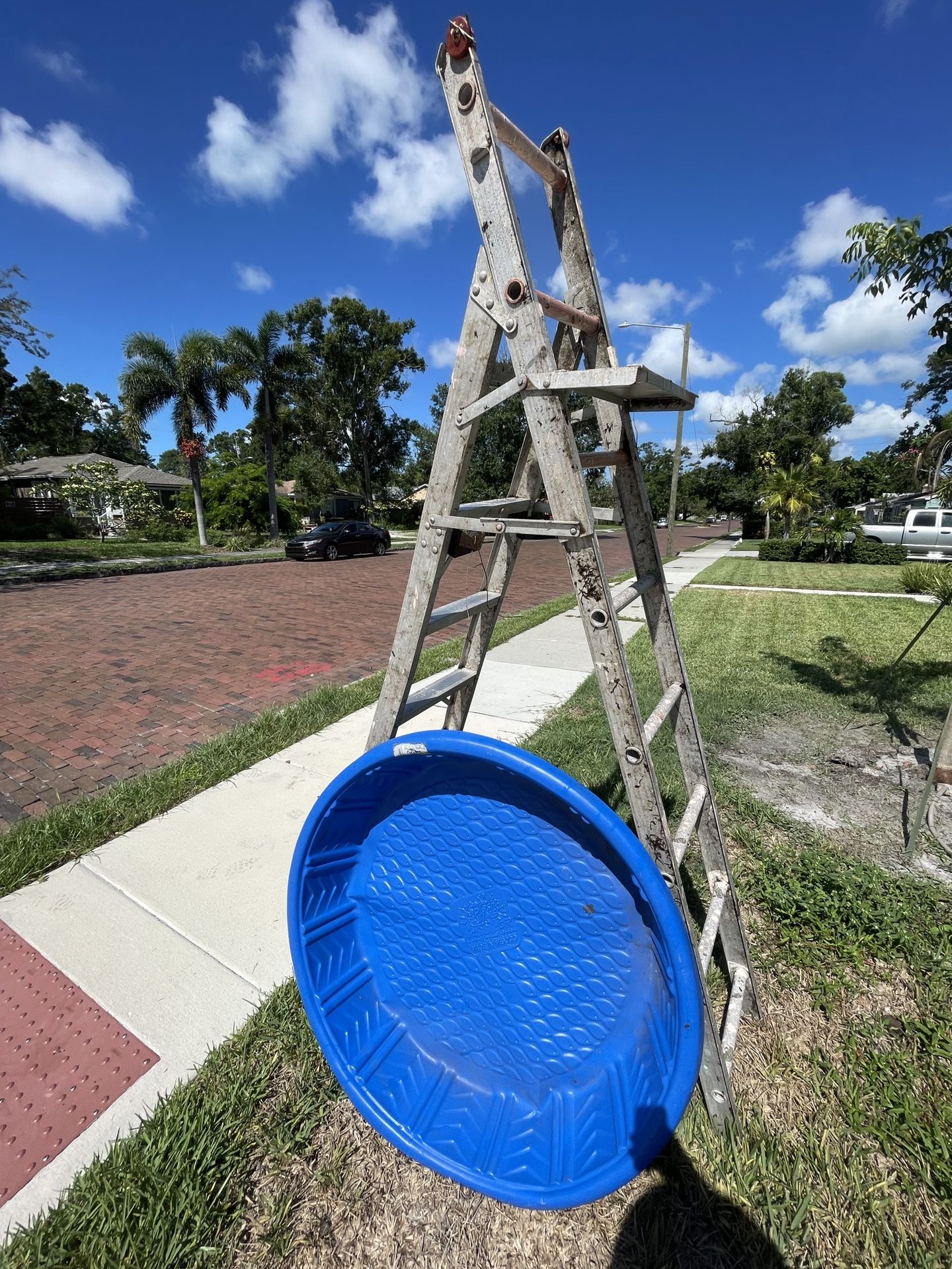 Curb Alert - Kiddie Pool And Ladder