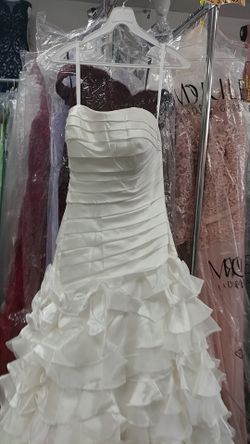 Brand new designer allure bridal wedding dress Ivory corset back size 8