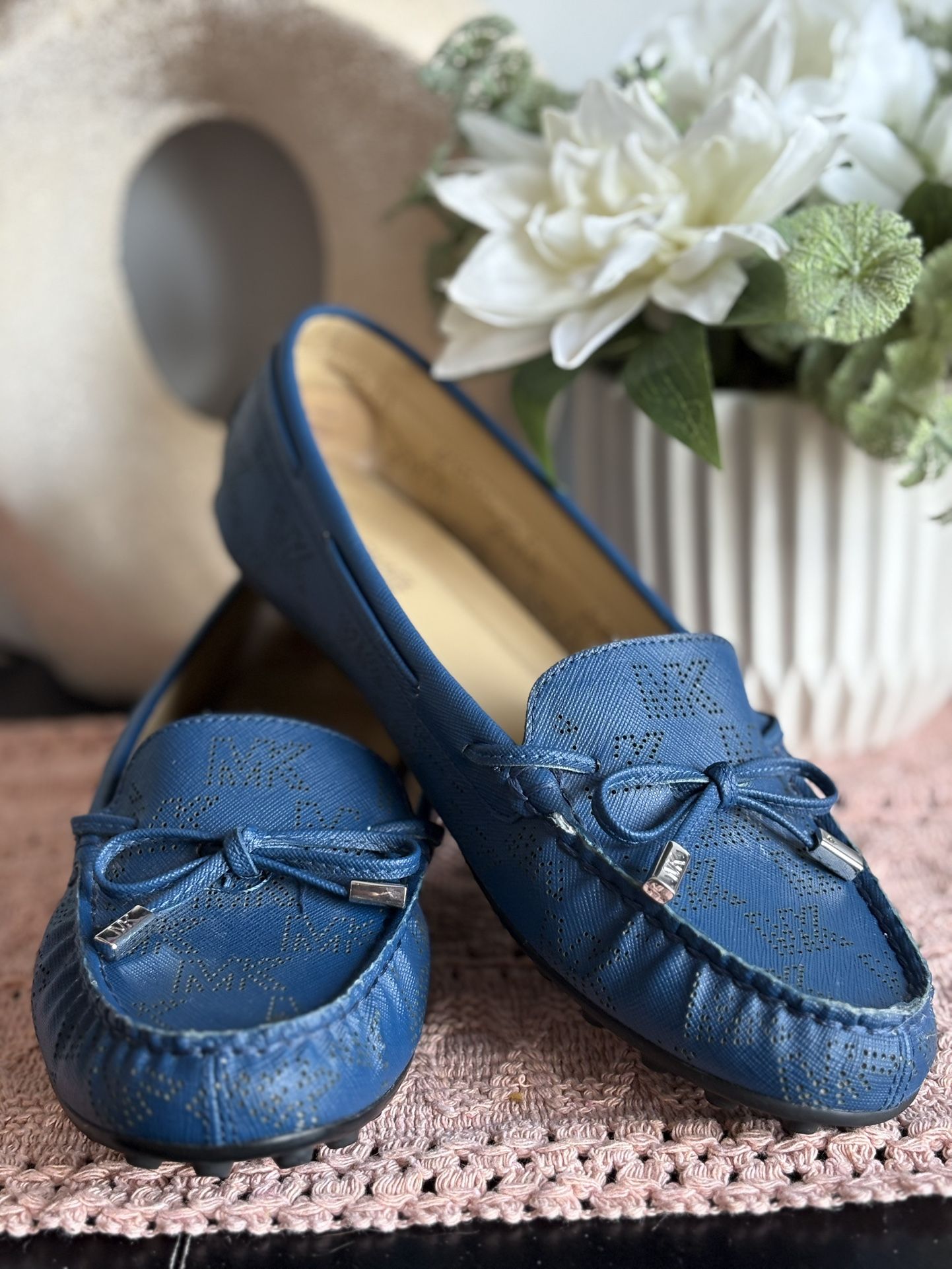 Women’s Michael Kors Juliette logo-print Loafers Blue Size 8.5M