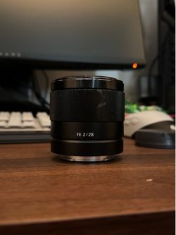 Sony 28mm f2 lens