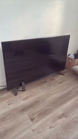 LG Smart TV with Remote – Flat Screen