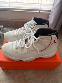 Air Jordan 11 Retro Platinum Tint Sneakers