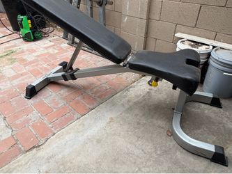 Hoist adjustable bench