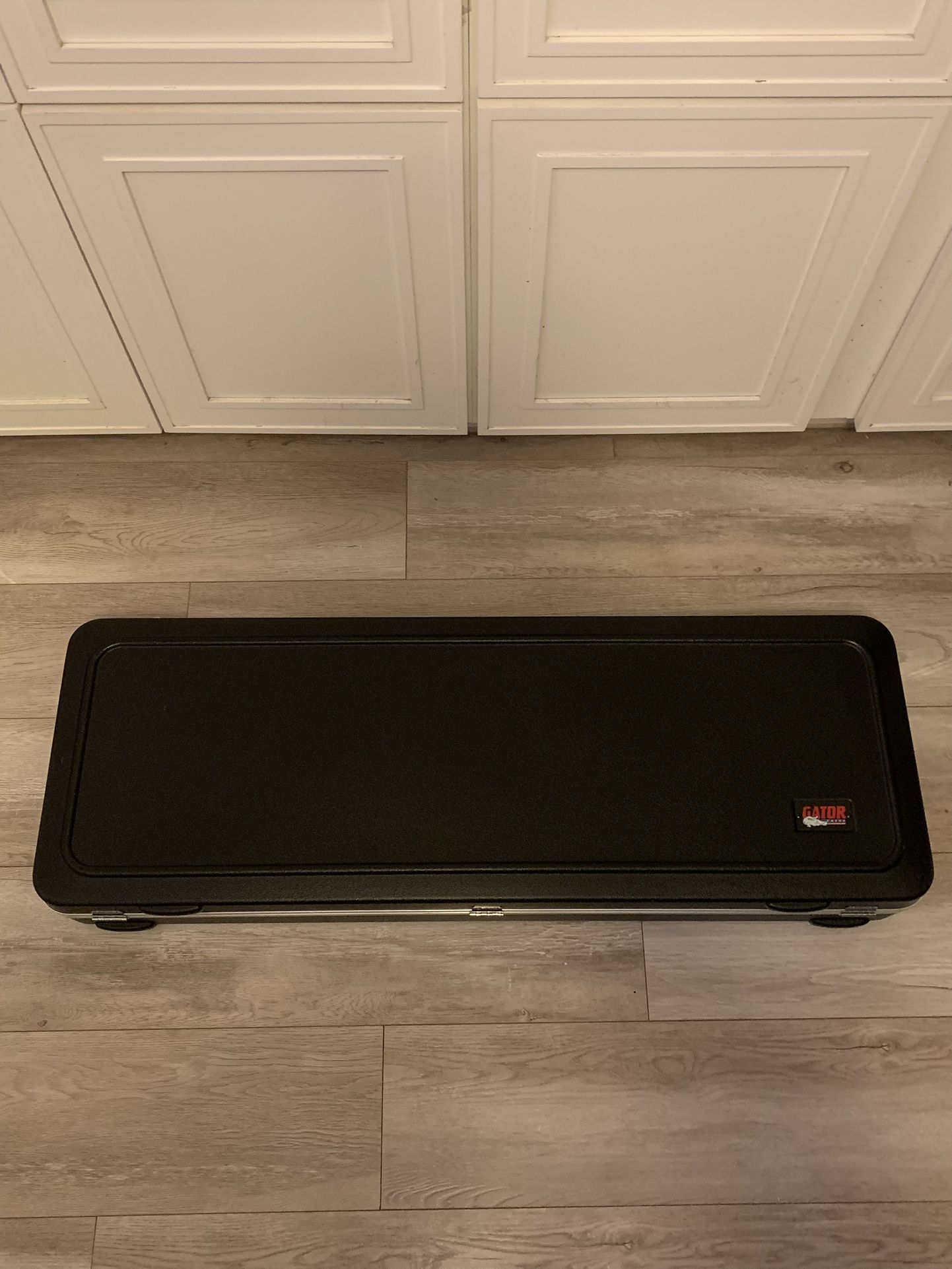 Gator Double Cutaway Hard Shell Guitar Case