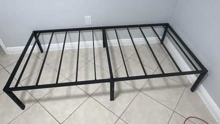 Bed frame twin