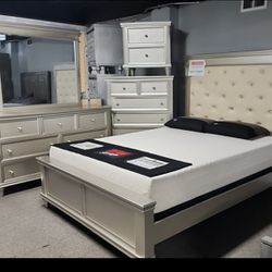 Clam Bedroom Set Including Queen Bed Frame Dresser Mirror Nights And Chest