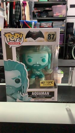 Funko pop! Aquaman #87 Batman versus Superman hot topic exclusive