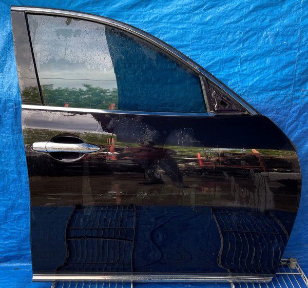 2009 - 2012 INFINITI FX35 FX50 FRONT RIGHT SIDE DOOR ASSEMBLY BLACK