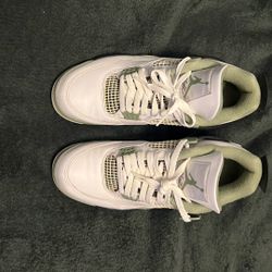 Jordan 4 Seafoam Size 9