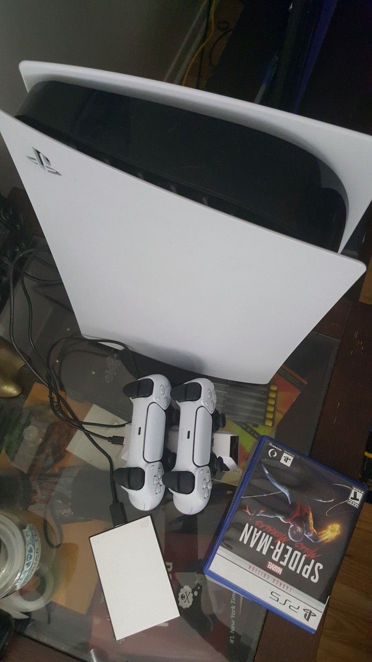 Used PlayStation 5, PS5 w/2 Controllers And HDD