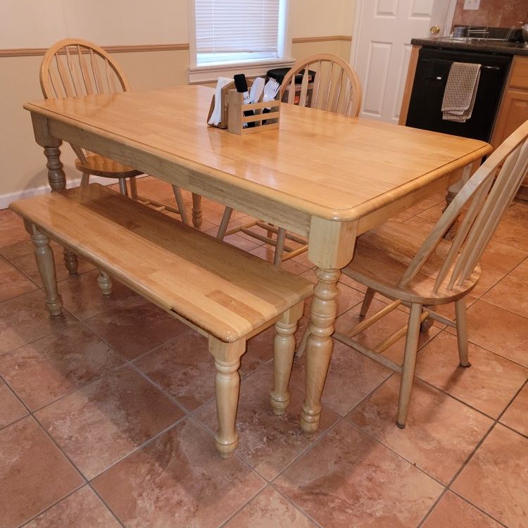 Kitchen Tabel with Chairs/Bench