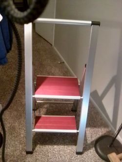 2 STEP ALUMINUM SUPER SLIM LADDER