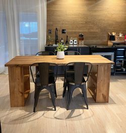 Dining Table & Chairs.