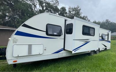 toy hauler one slide 2013  34 foot toy hauler one slide