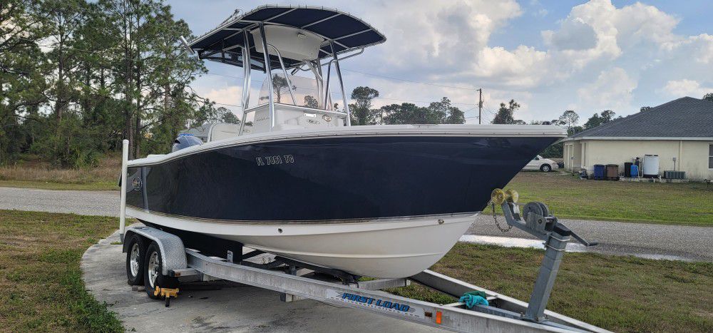 2016 Seahunt 211 Ultra Center Console Boat 