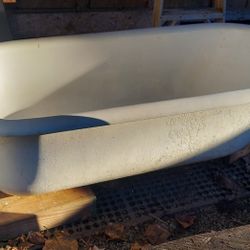 Cast Iron Claw Foot Bathtub
